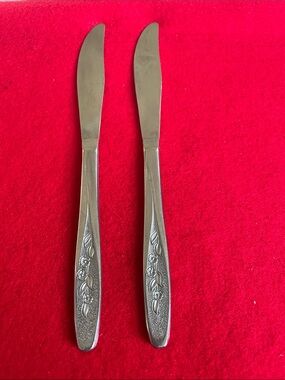 Set of 2 Superior Stainless USA-Radiant Rose Solid Dinner Knives